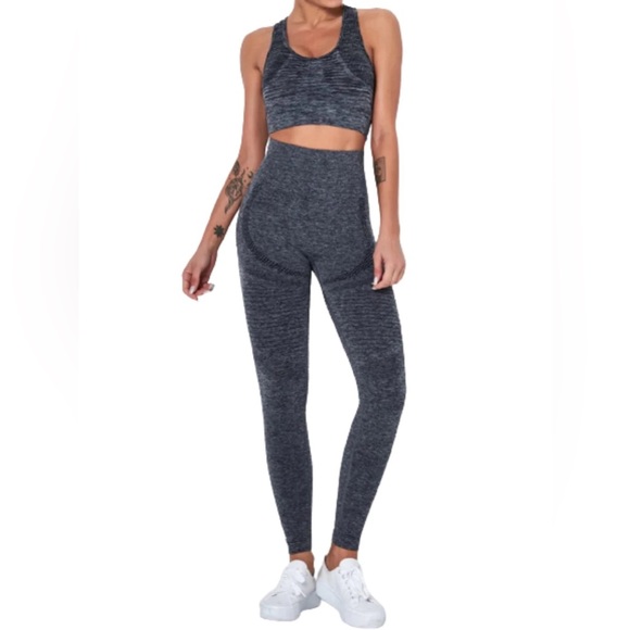 Perfect Yoga Set - Picture 1 of 3